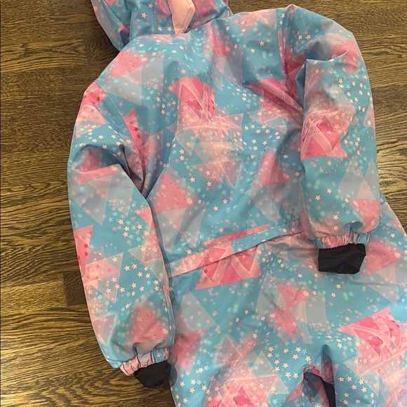 Colorful Kids' Snowsuit with Heart Accents - Picture 8 of 12
